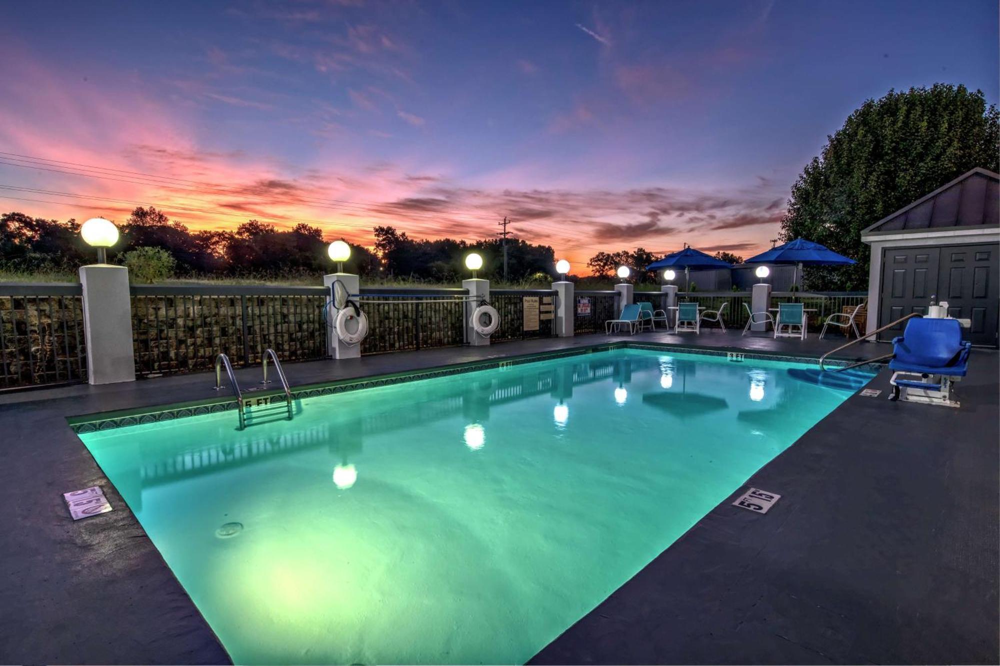 Hampton Inn Tullahoma Экстерьер фото